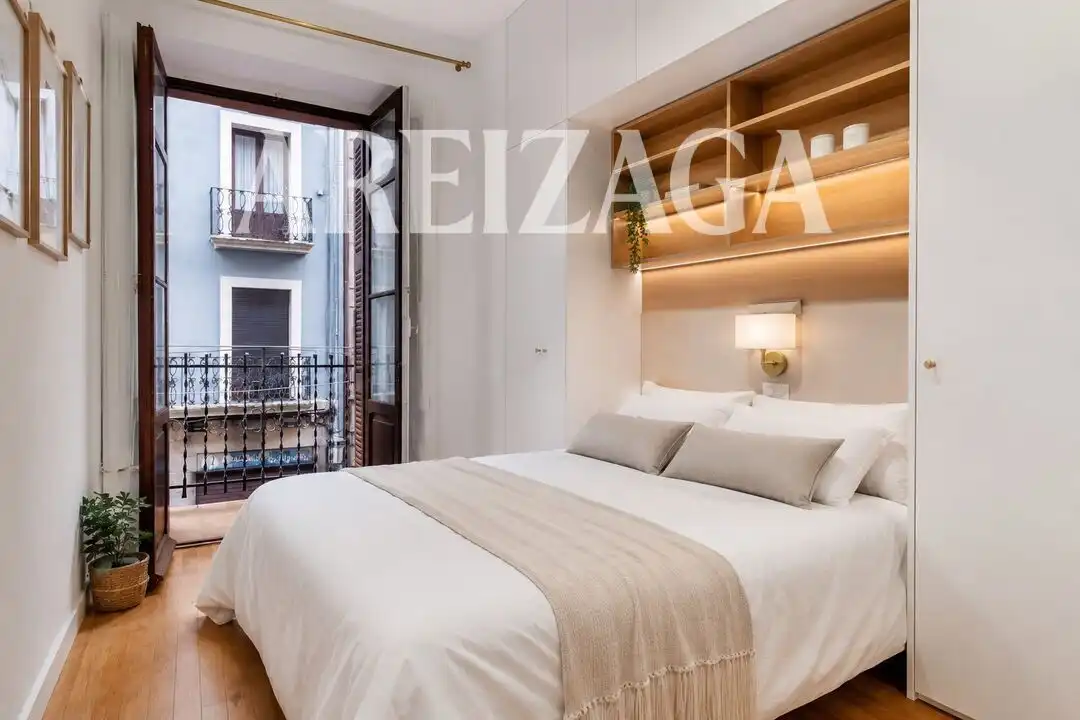 Habitación de Piso en venta en Donostia - San Sebastián  con Calefacción y Balcón