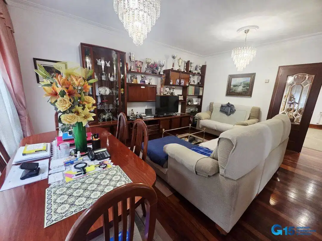 Sala de estar de Piso en venta en Errenteria con Calefacción, Terraza y Amueblado