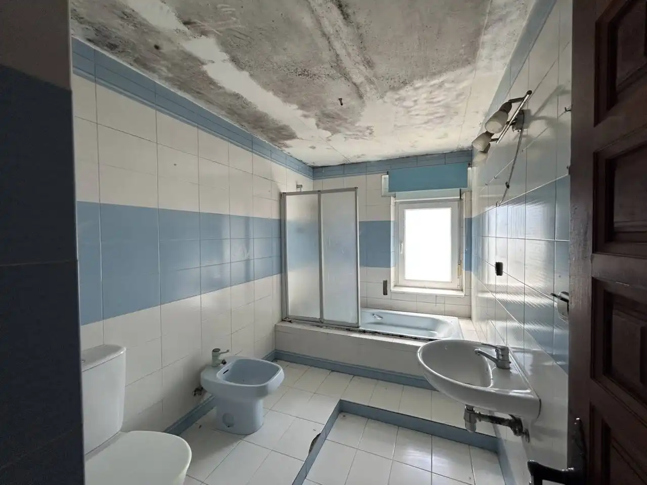 Bathroom of Houses for sale in Estépar  with Private garden, Parquet flooring and Terrace