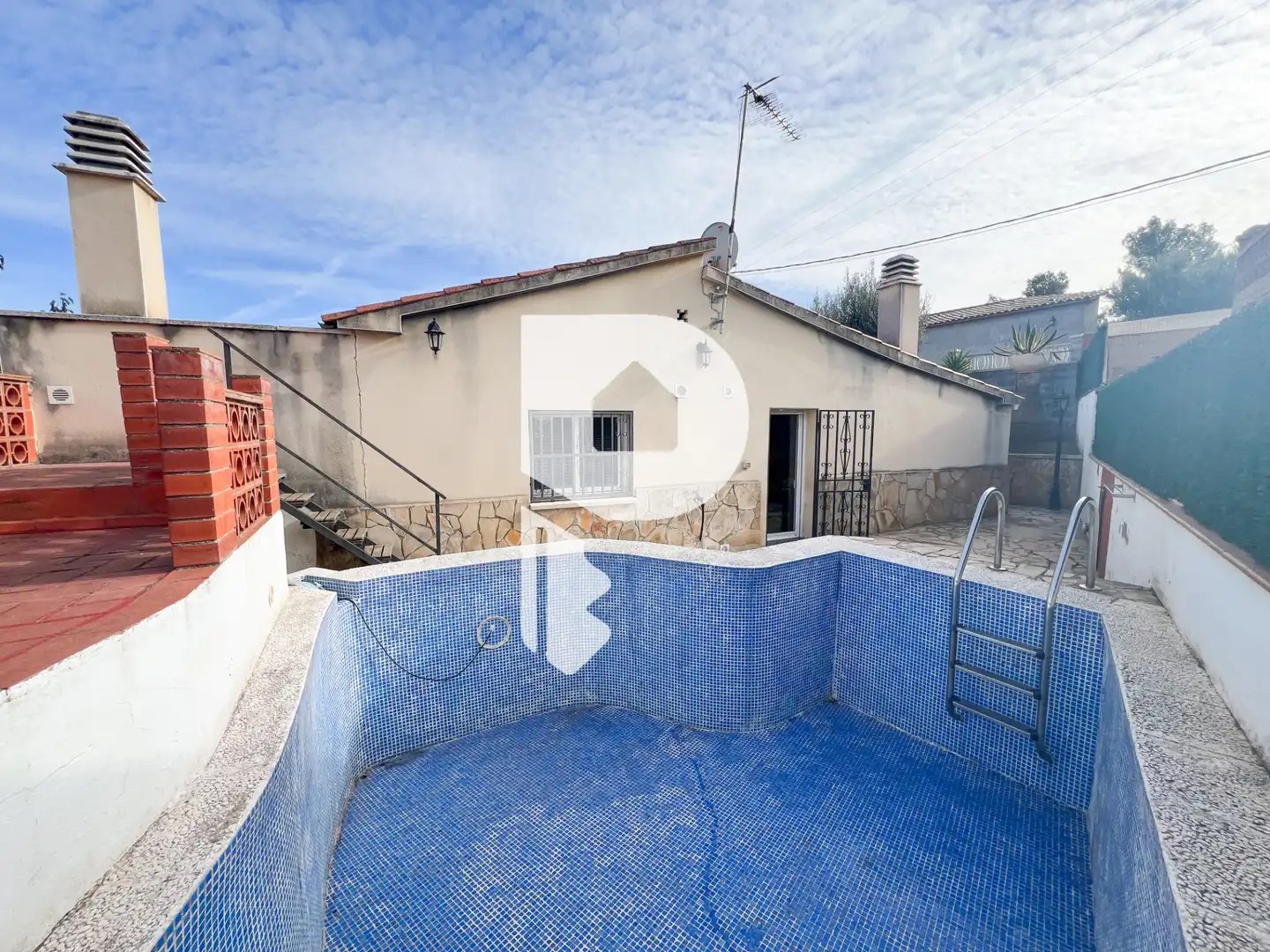 Piscina de Casa o chalet en venta en Esparreguera con Aire acondicionado, Calefacción y Jardín privado