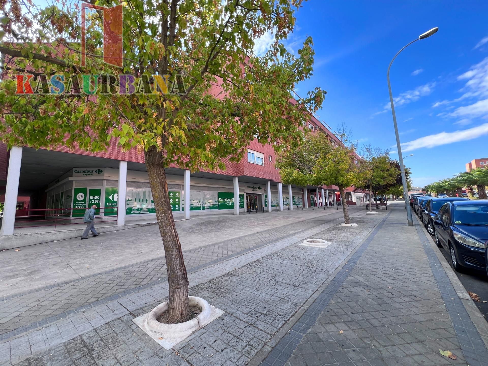 Vista exterior de Local en venda en Valdemoro amb Aire condicionat i Terrassa
