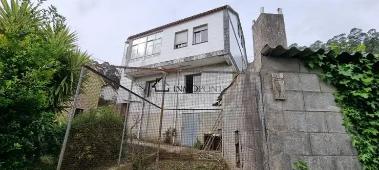 Vista exterior de Casa o xalet en venda en Bueu amb Calefacció, Traster i Moblat