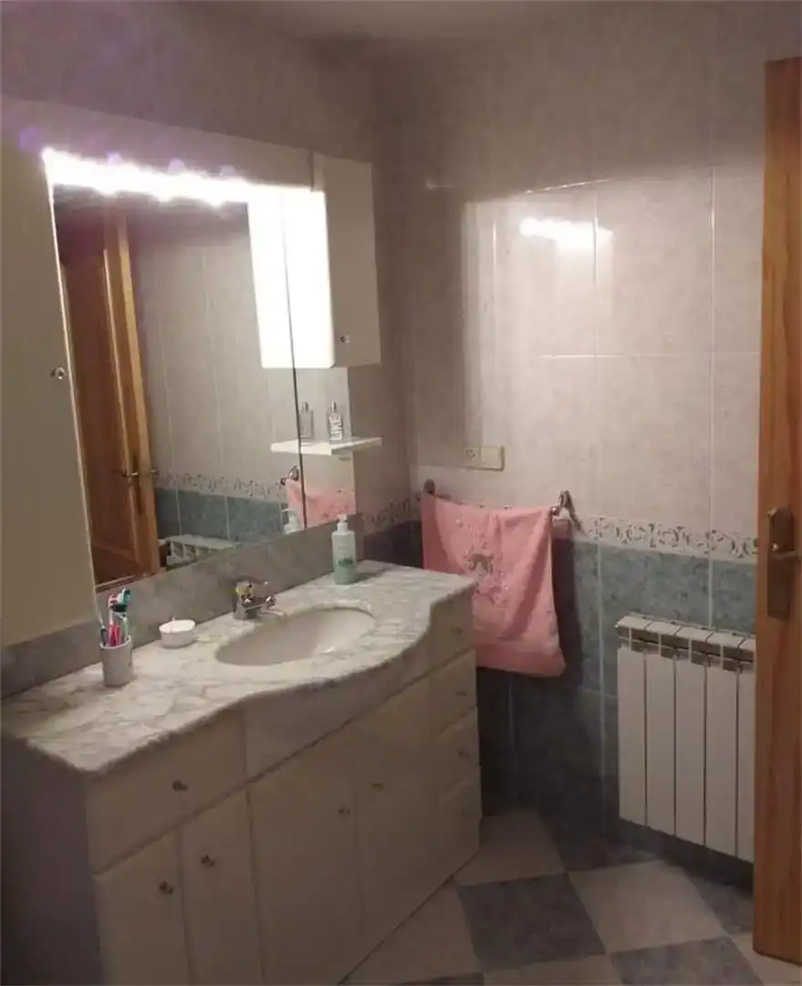 Bathroom of Flat for sale in Mas de las Matas  with Parquet flooring, Storage room and Balcony