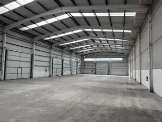 Außenansicht von Fabrikhallen zur Miete in Oviedo  mit Alarm