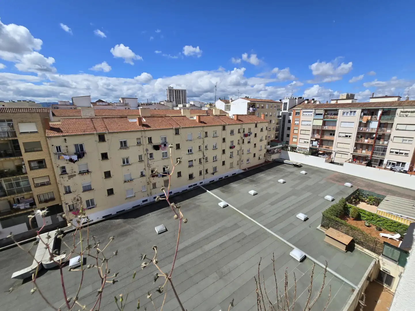 Vista exterior de Piso en venta en  Logroño con Aire acondicionado, Calefacción y Terraza