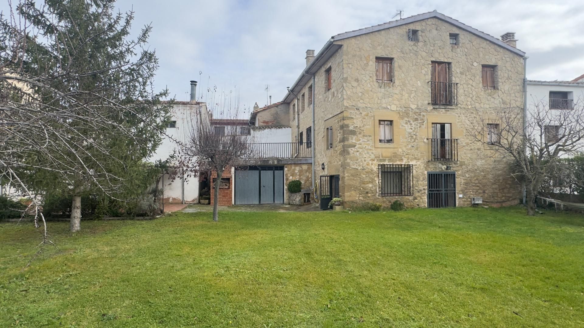 Exterior view of House or chalet for sale in Baños de Rioja  with Heating, Private garden and Terrace