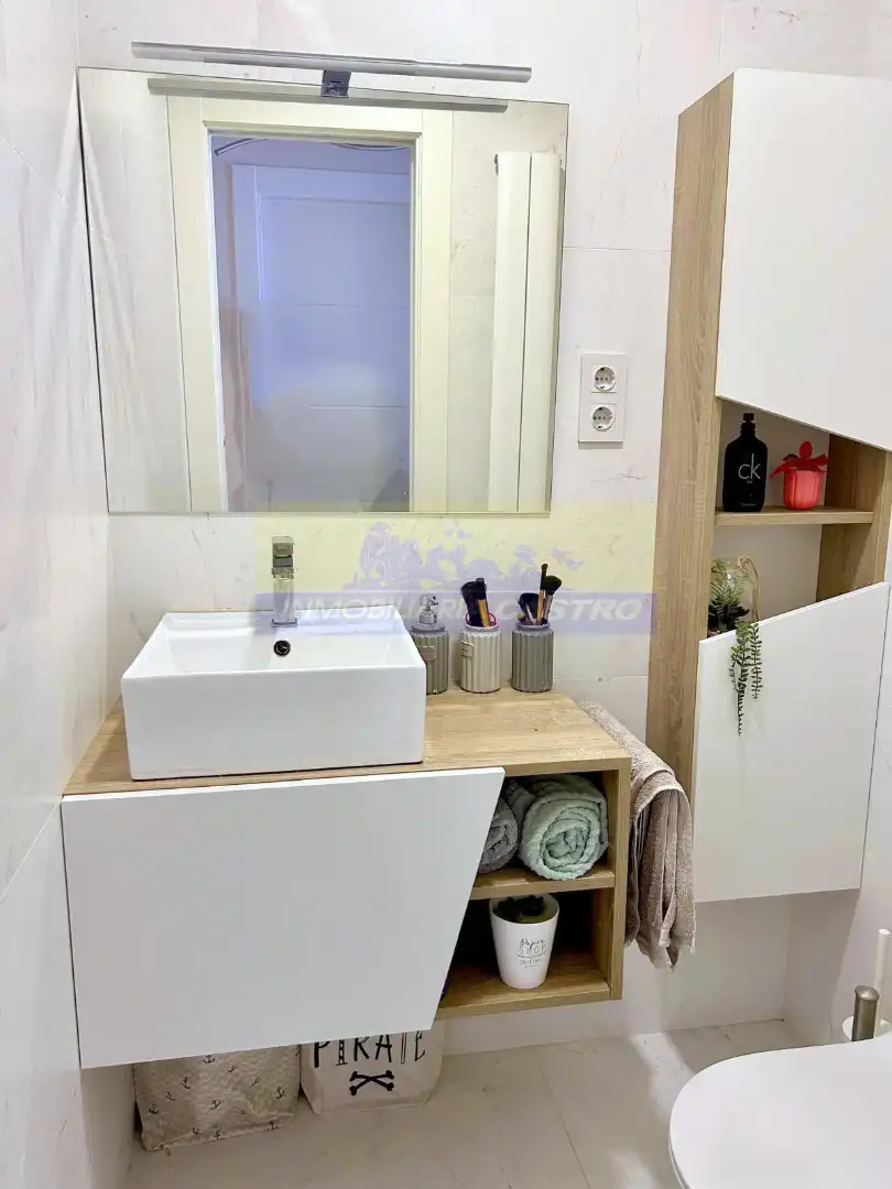 Baño de Ático de alquiler en Castro-Urdiales con Calefacción, Terraza y Amueblado