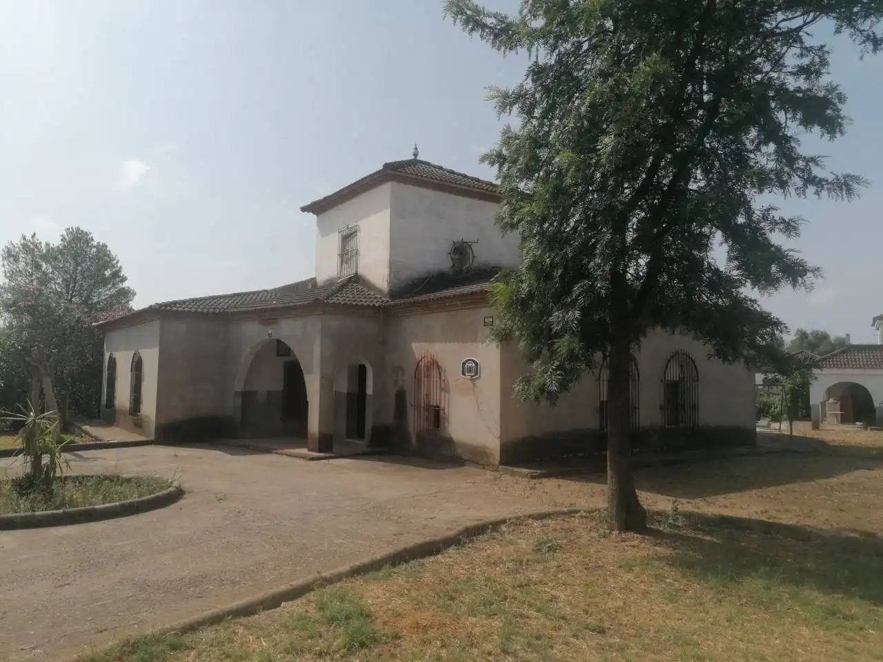 Vista exterior de Casa o xalet en venda en Dos Hermanas amb Jardí privat, Terrassa i Piscina