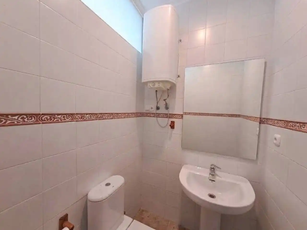 Baño de Local en venta en Quintanilla Vivar, Burgos
