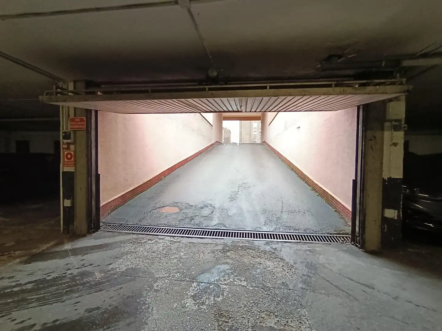 Aparcament de Pis en venda en Gijón  amb Calefacció, Parquet i Traster