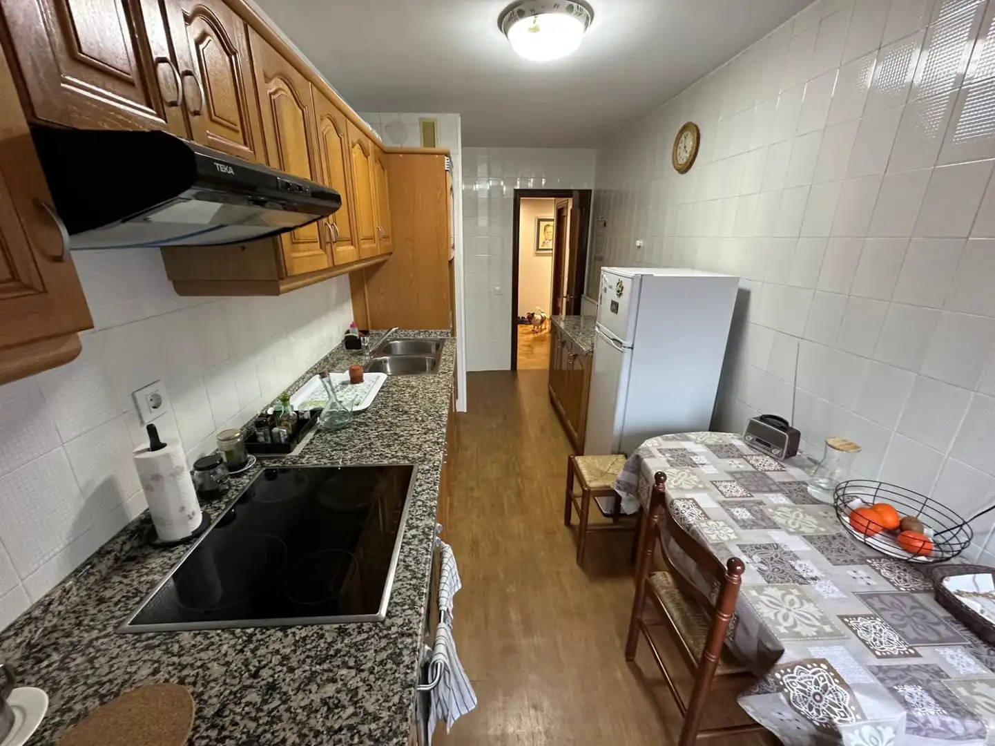 Cuina de Pis en venda en Oviedo  amb Calefacció, Parquet i Traster