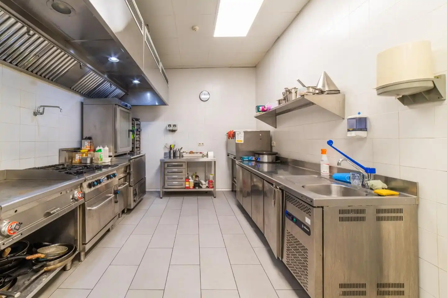Kitchen of Commercial properties for rent in Madrid