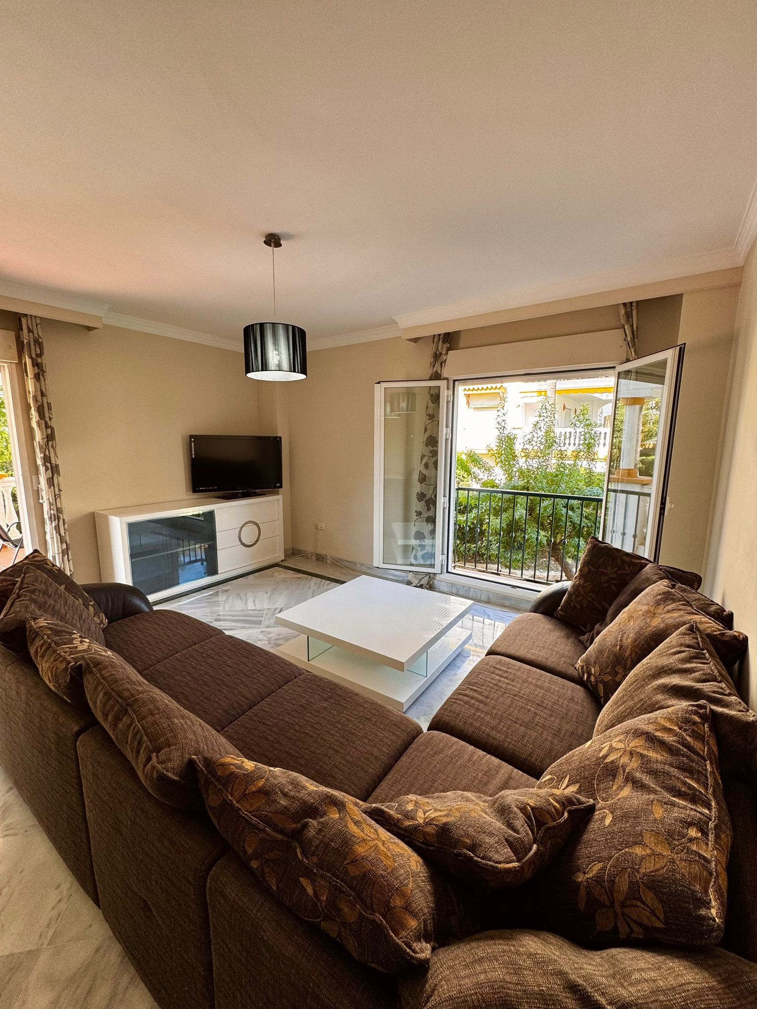 Living room of Apartment to rent in Marbella  with Air Conditioner, Heating and Terrace