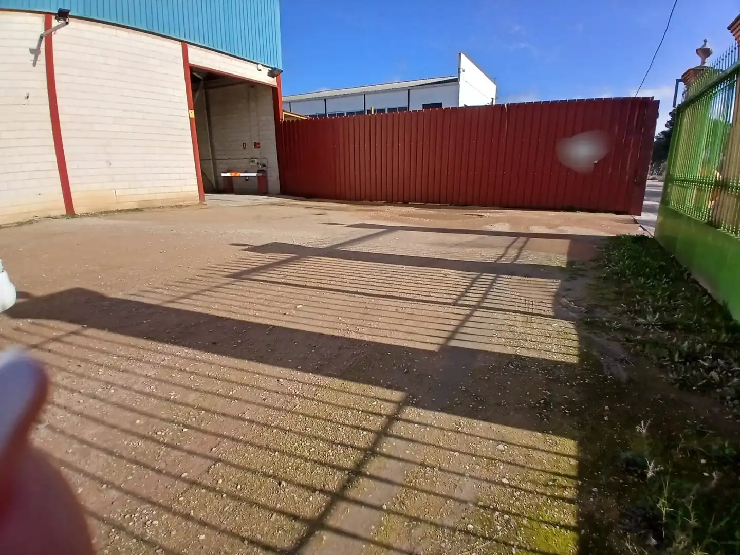 Parkplatz von Fabrikhallen zur Miete in Tomelloso