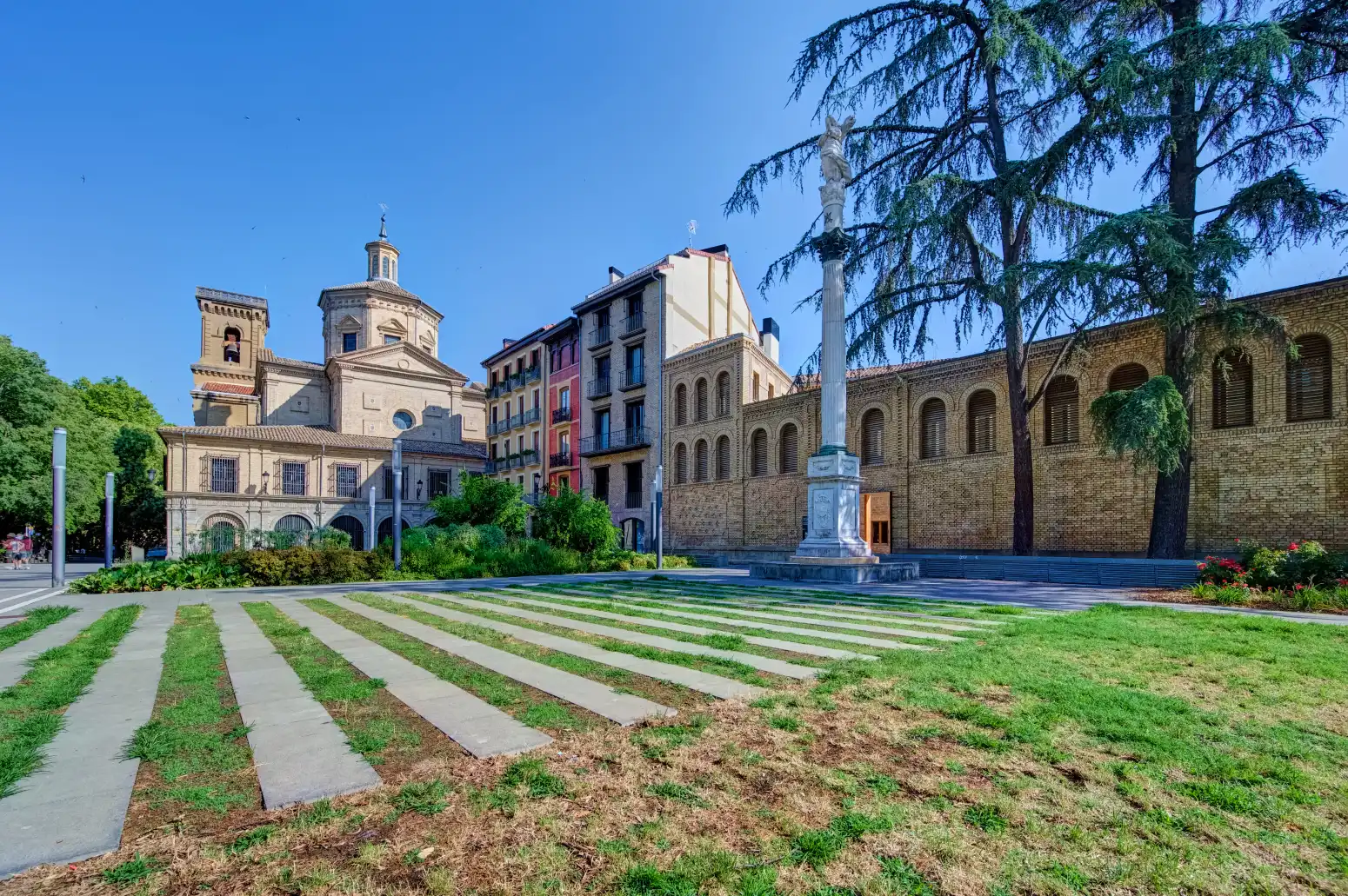 Außenansicht von Wohnung zum Verkauf in  Pamplona / Iruña mit Heizung und Parkett