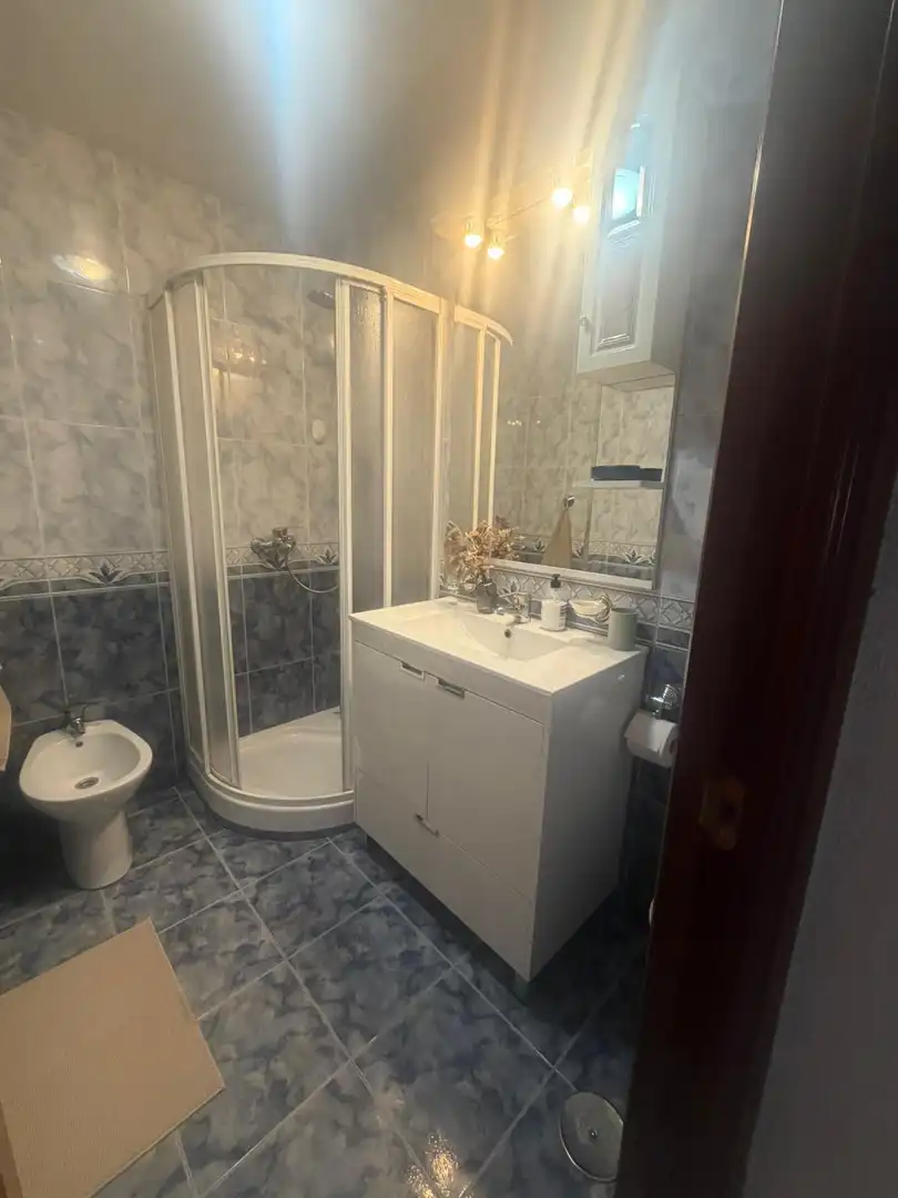 Baño de Piso de alquiler en Granada con Trastero, Amueblado y Balcón