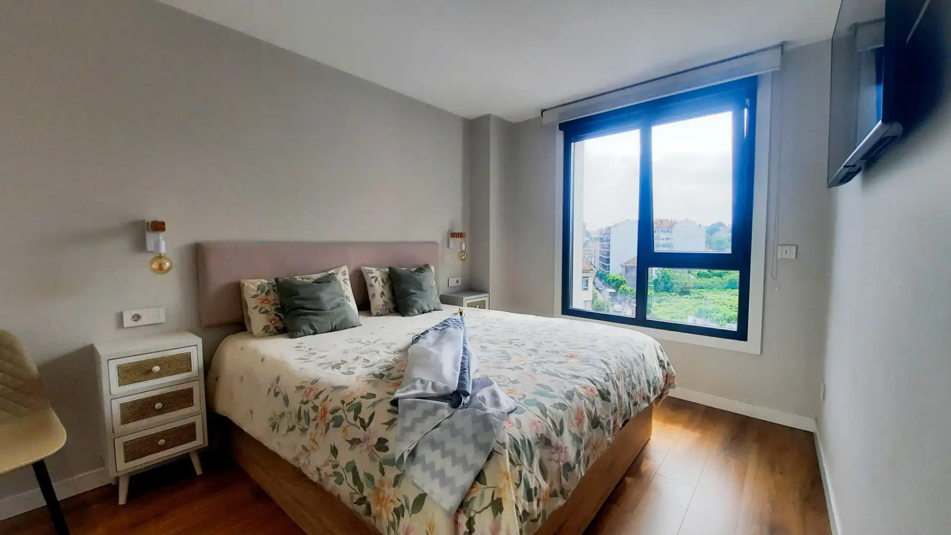 Habitación de Dúplex en venta en Vigo  con Aire acondicionado, Calefacción y Jardín privado