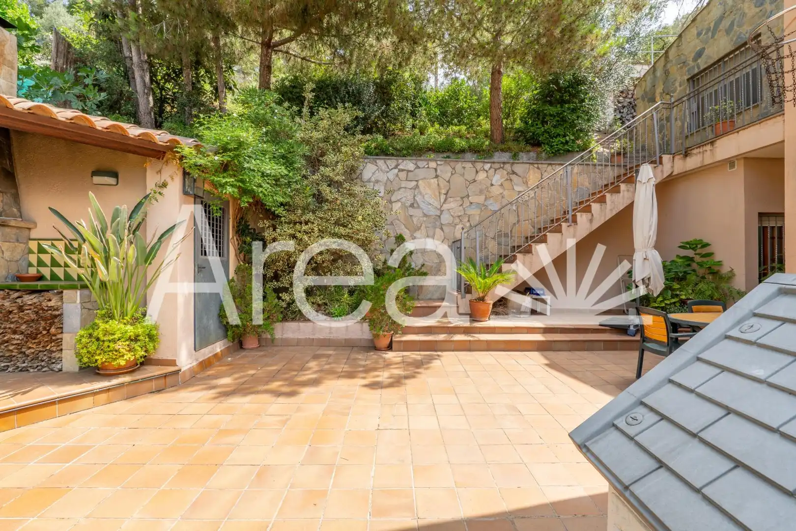 Jardí de Casa o xalet en venda en Mataró amb Jardí privat, Terrassa i Piscina