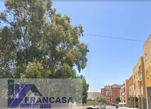 Vista exterior de Pis en venda en  Almería Capital amb Traster