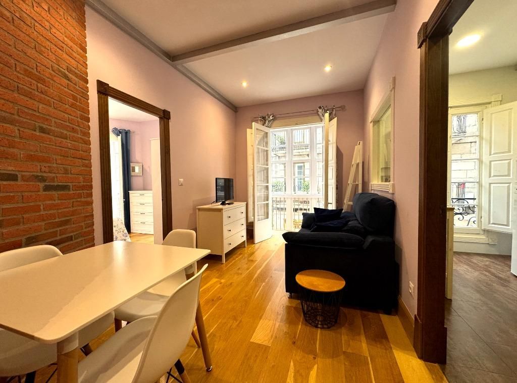Bedroom of Flat to rent in Torrelavega   with Heating and Parquet flooring
