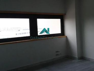Office space to rent in Sur