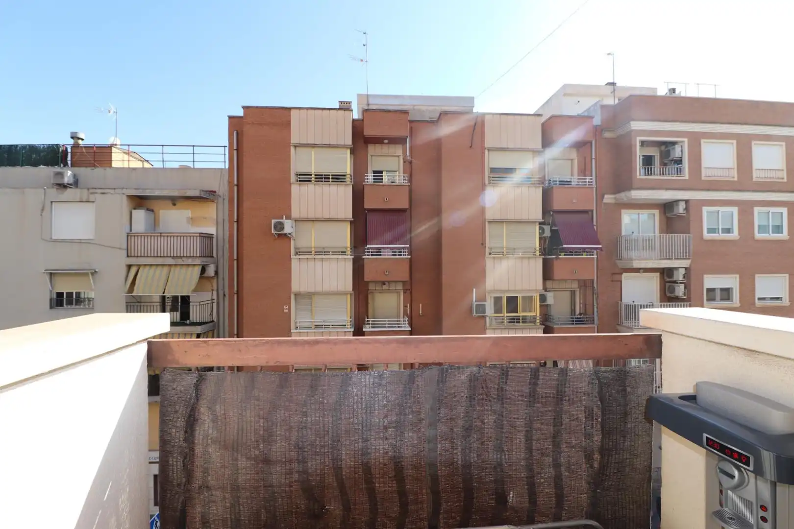 Vista exterior de Piso en venta en Elda con Aire acondicionado y Balcón