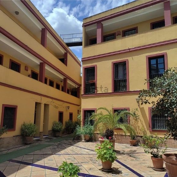 Exterior view of Apartment for sale in  Sevilla Capital  with Air Conditioner