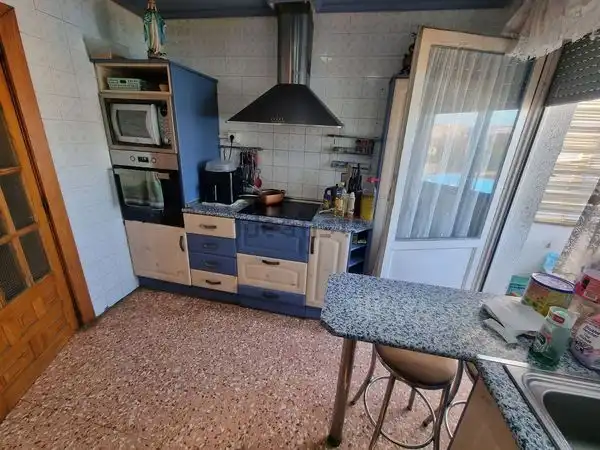 Cuina de Casa o xalet en venda en Zaragoza amb Aire condicionat, Calefacció i Jardí privat