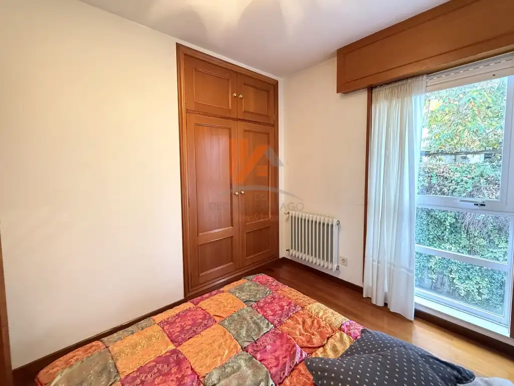 Habitación de Casa adosada en venta en Brión con Jardín privado, Terraza y Piscina