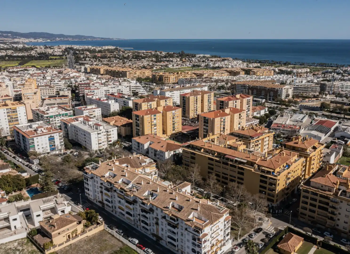 Vista exterior de Dúplex en venda en Marbella amb Aire condicionat, Terrassa i Traster