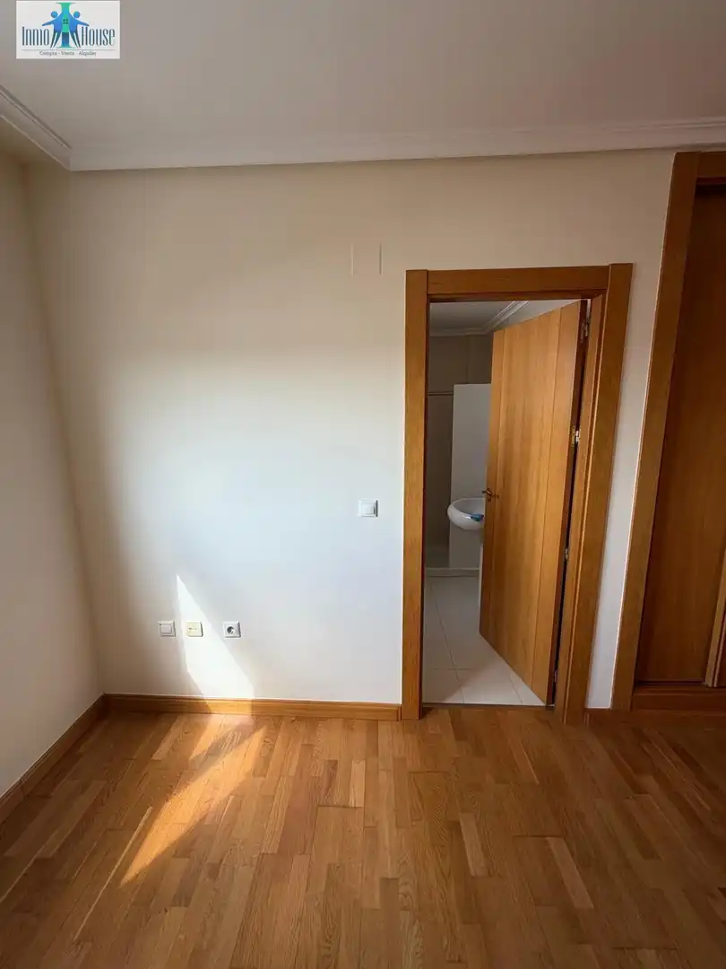 Wohnung zur Miete in Albacete mit Klimaanlage, Heizung und Parkett