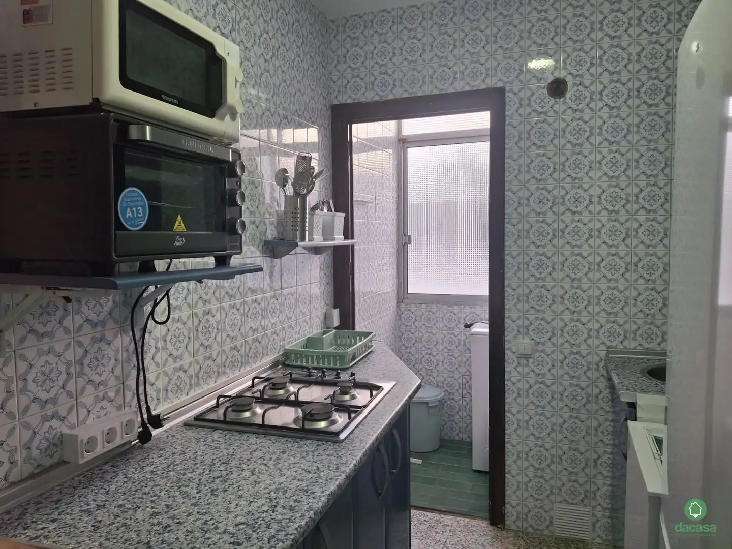 Cuina de Pis de lloguer en Huelva amb Aire condicionat, Moblat i Forn