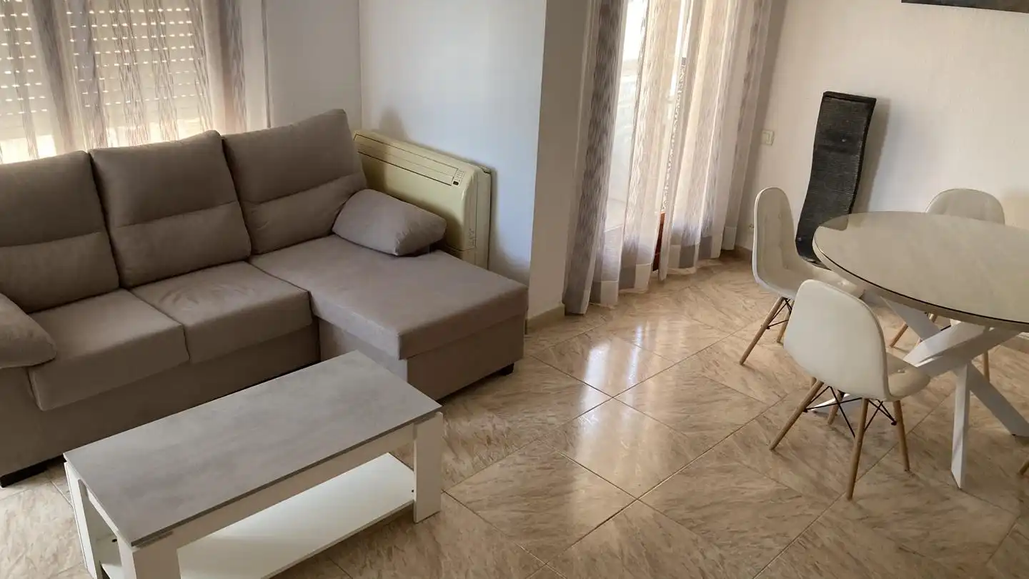 Sala de estar de Piso de alquiler en Garrucha con Terraza