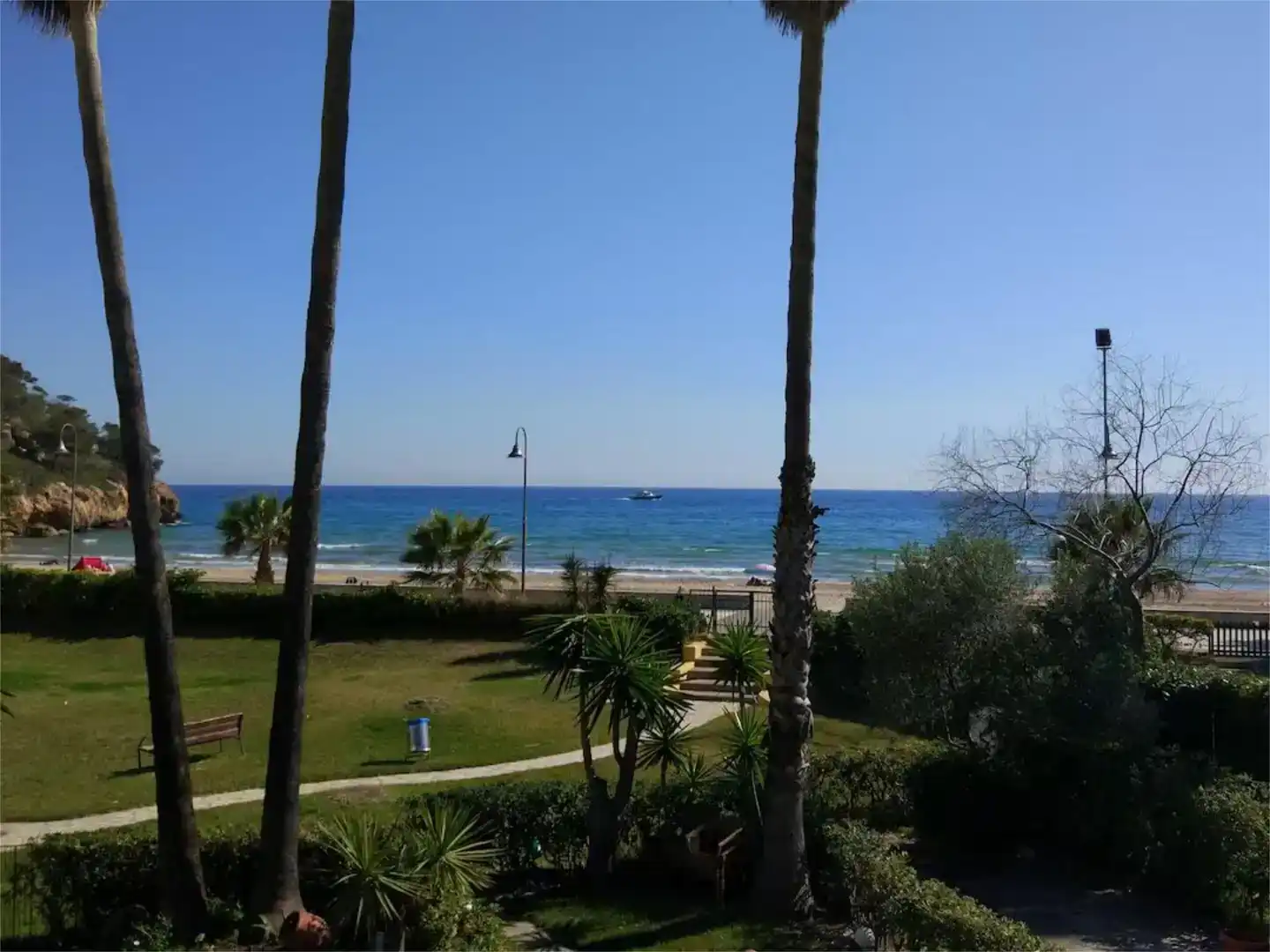 Vista exterior de Pis en venda en Tarragona amb Aire condicionat, Jardí privat i Piscina