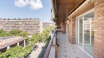 Exterior view of Flat for sale in  Barcelona Capital  with Air Conditioner, Heating and Terrace