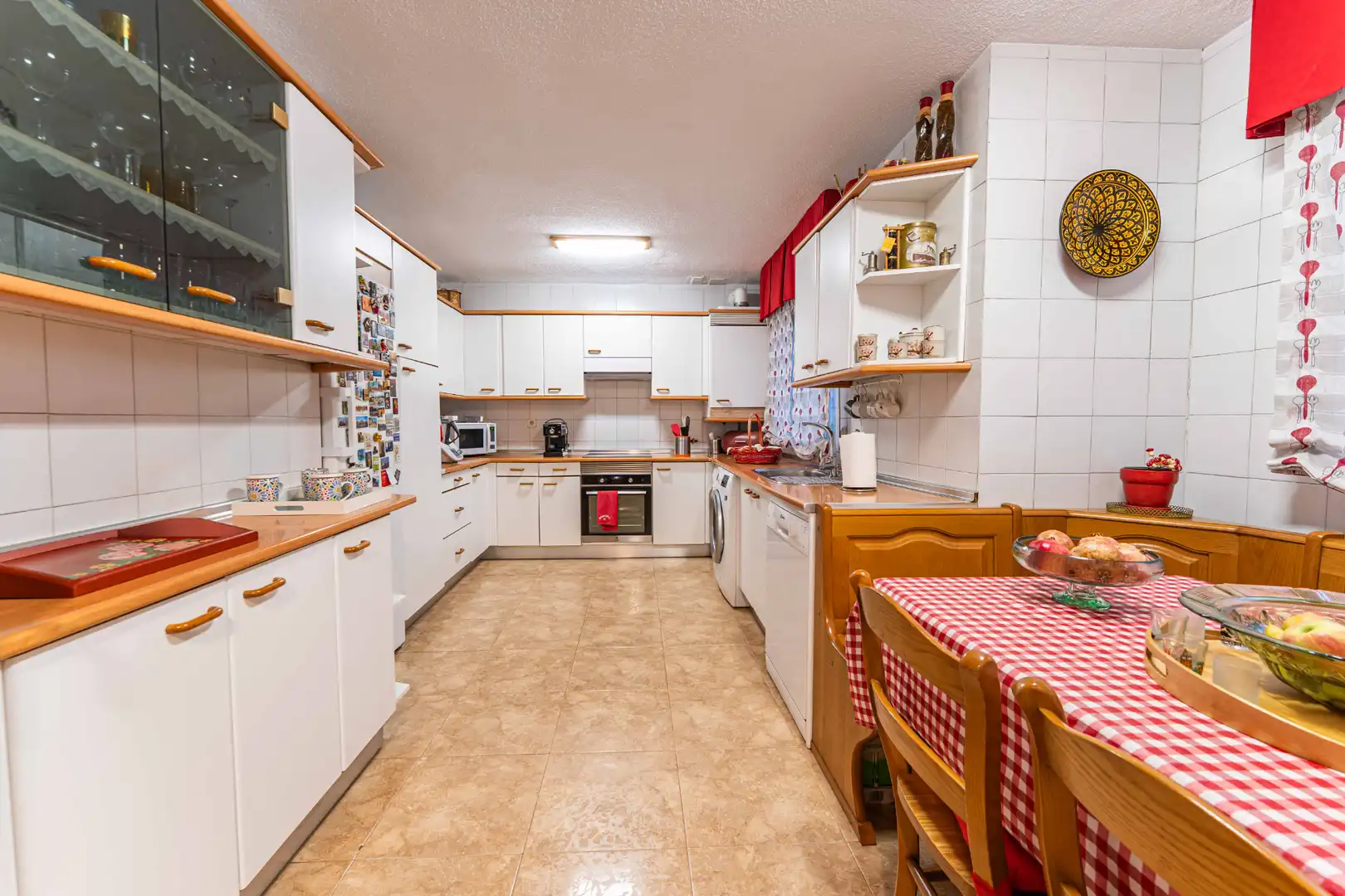 Cuina de Casa o xalet en venda en Arroyomolinos (Madrid) amb Aire condicionat, Calefacció i Jardí privat