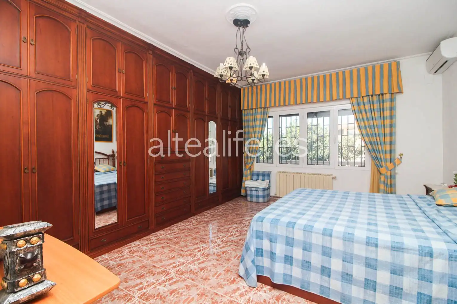 Habitación de Casa o chalet en venta en L'Alfàs del Pi con Aire acondicionado, Calefacción y Jardín privado