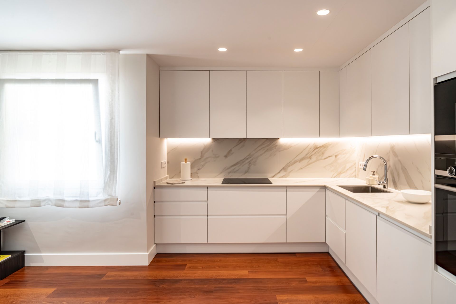 Kitchen of Flat for sale in  Madrid Capital  with Air Conditioner, Heating and Parquet flooring