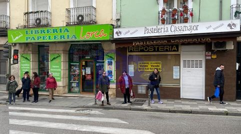 Se vende local en zona centro. licencia pasteleria.
