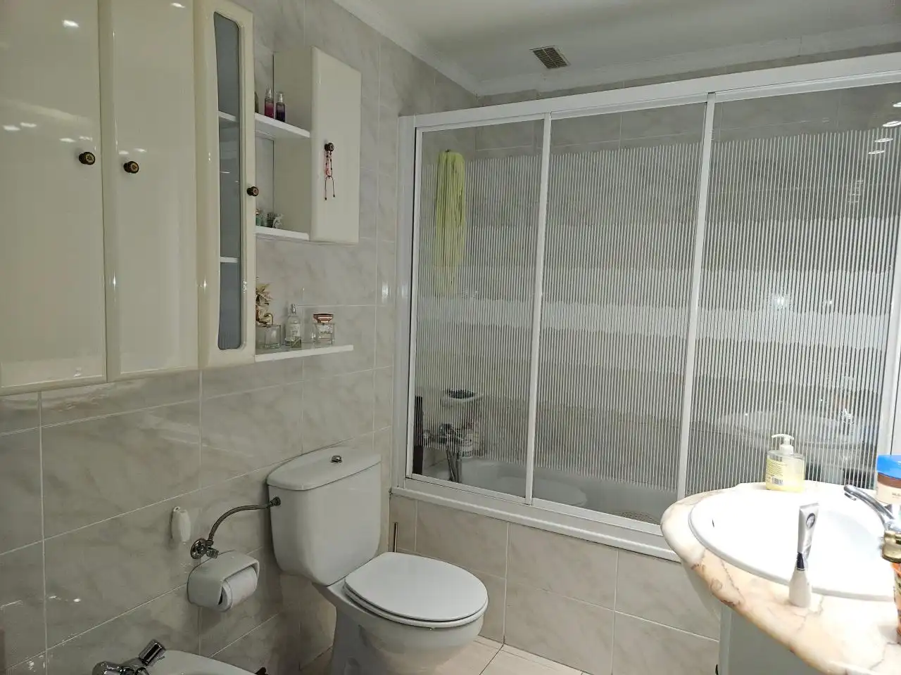 Baño de Piso en venta en León Capital  con Calefacción, Trastero y Amueblado