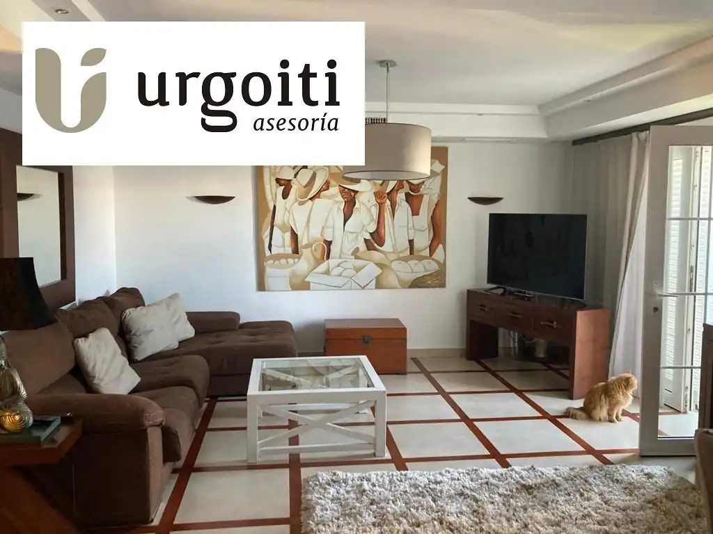 Sala de estar de Casa adosada en venta en Melilla con Aire acondicionado, Parquet y Terraza