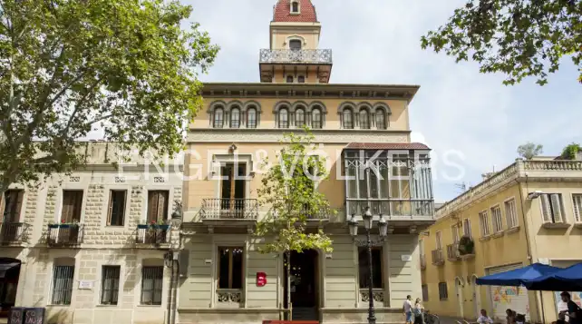 Vista exterior de Casa o xalet en venda en Barcelona amb Aire condicionat, Calefacció i Terrassa