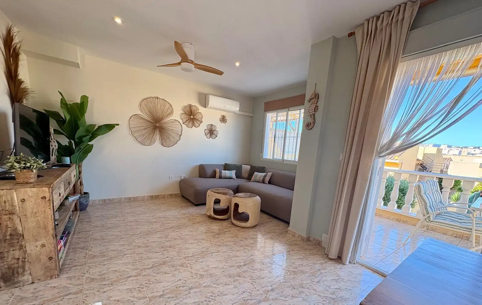 Sala de estar de Casa o chalet en venta en Benijófar con Aire acondicionado, Jardín privado y Terraza
