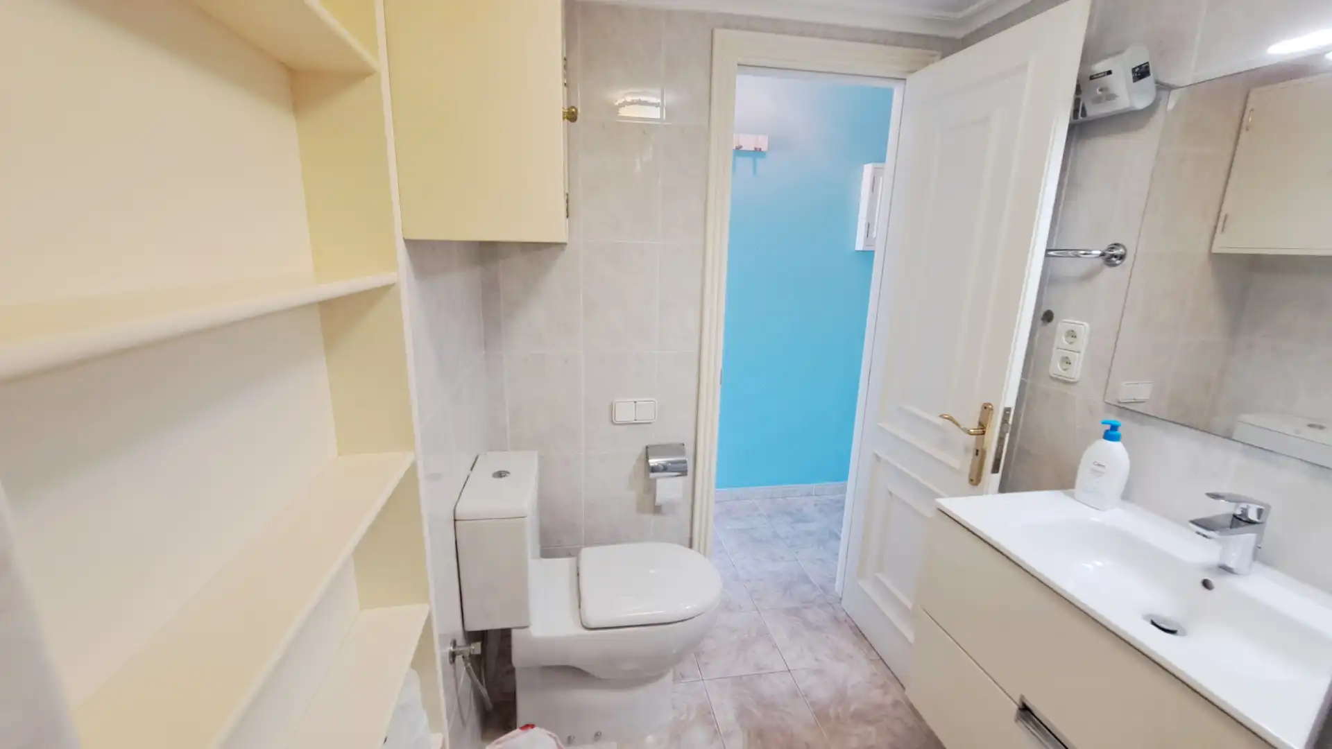 Bathroom of Flat for sale in San Bartolomé de Tirajana  with Balcony and Community pool
