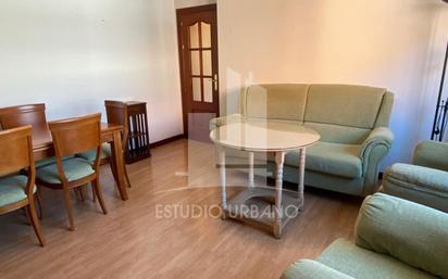 Living room of Flat for sale in Salamanca Capital  with Balcony