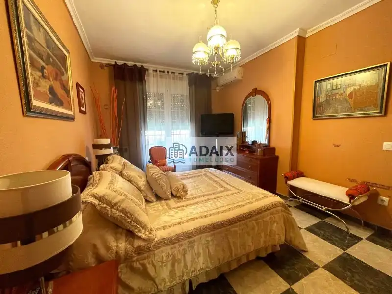 Dormitori de Casa adosada en venda en Tomelloso amb Aire condicionat, Calefacció i Balcó