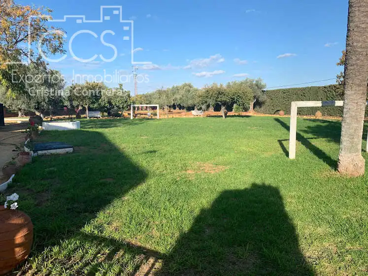 Finca rústica en venta en Alcalá de Guadaira con Piscina y Amueblado