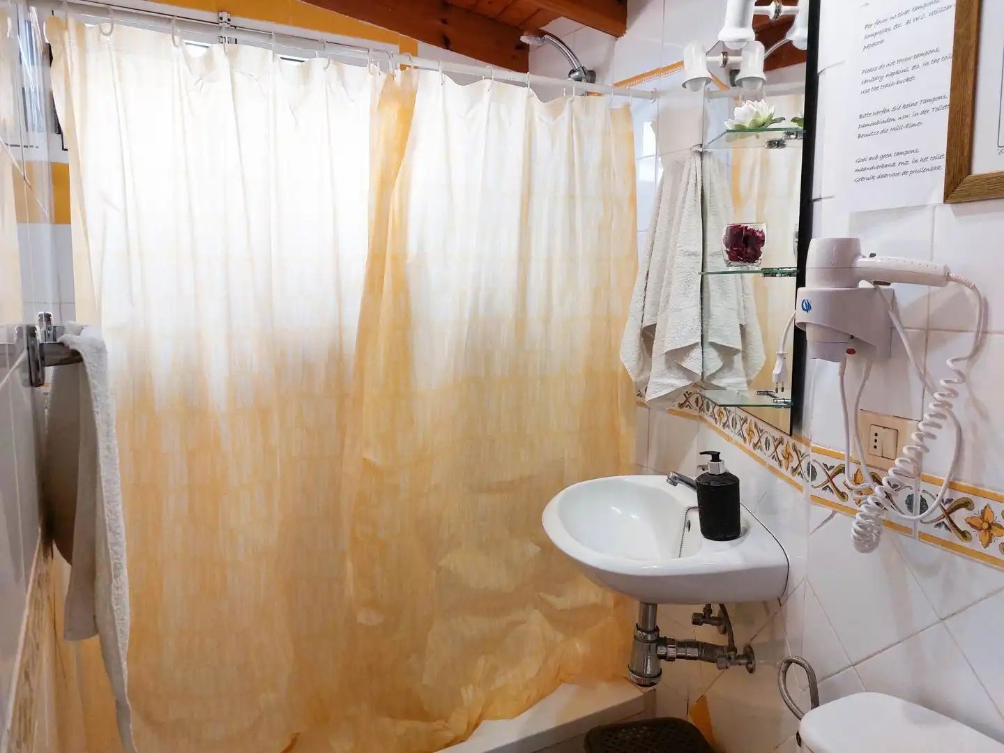 Baño de Finca rústica en venta en Hermigua con Jardín privado, Terraza y Amueblado
