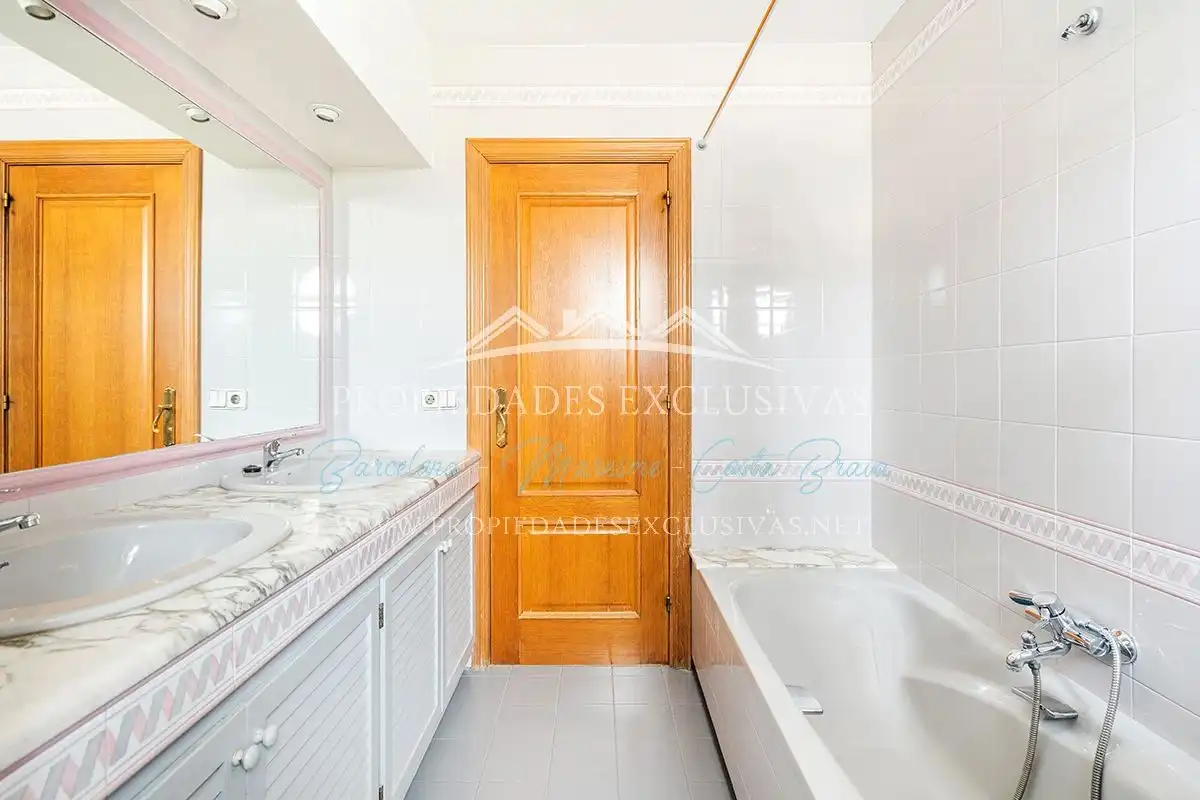Baño de Casa o chalet en venta en Teià con Aire acondicionado, Calefacción y Jardín privado