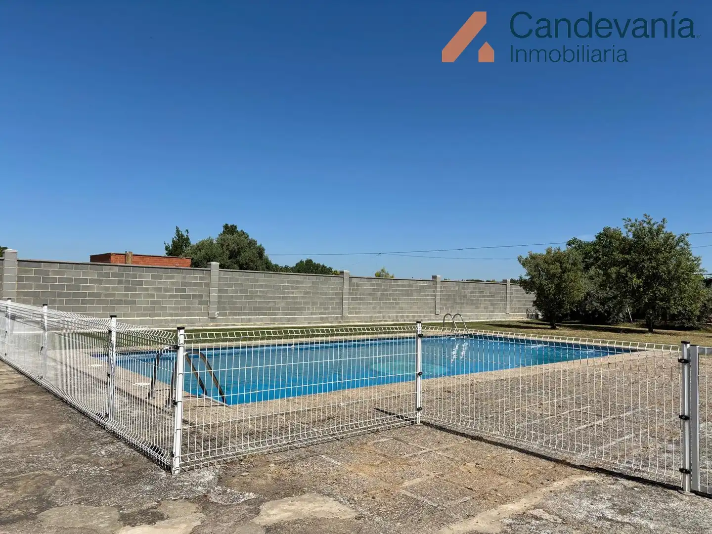 Piscina de Casa o chalet en venta en San Mateo de Gállego con Aire acondicionado, Calefacción y Jardín privado